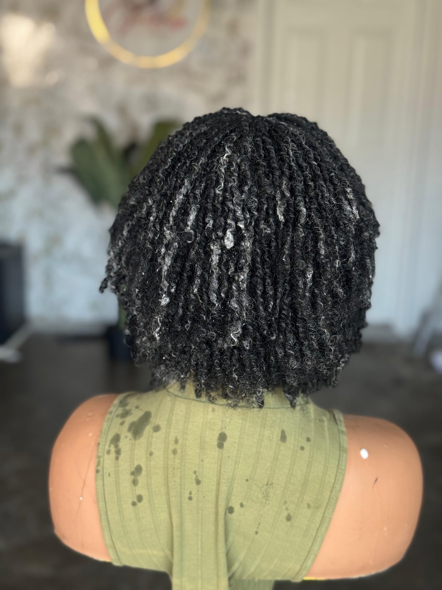 Sister Locs 8" Glueless Closure Wig | Cap Size 22" (Salt & Pepper)