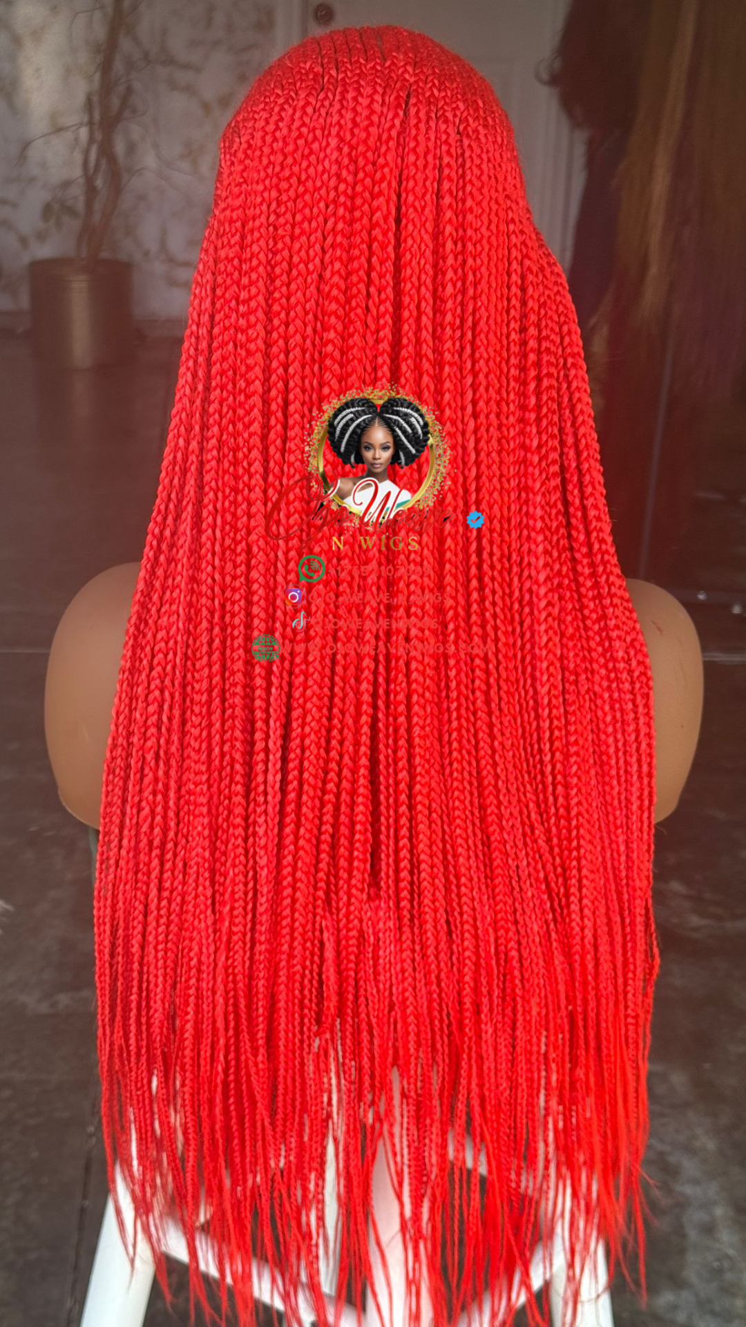 Lade Unit Red Braided Wig