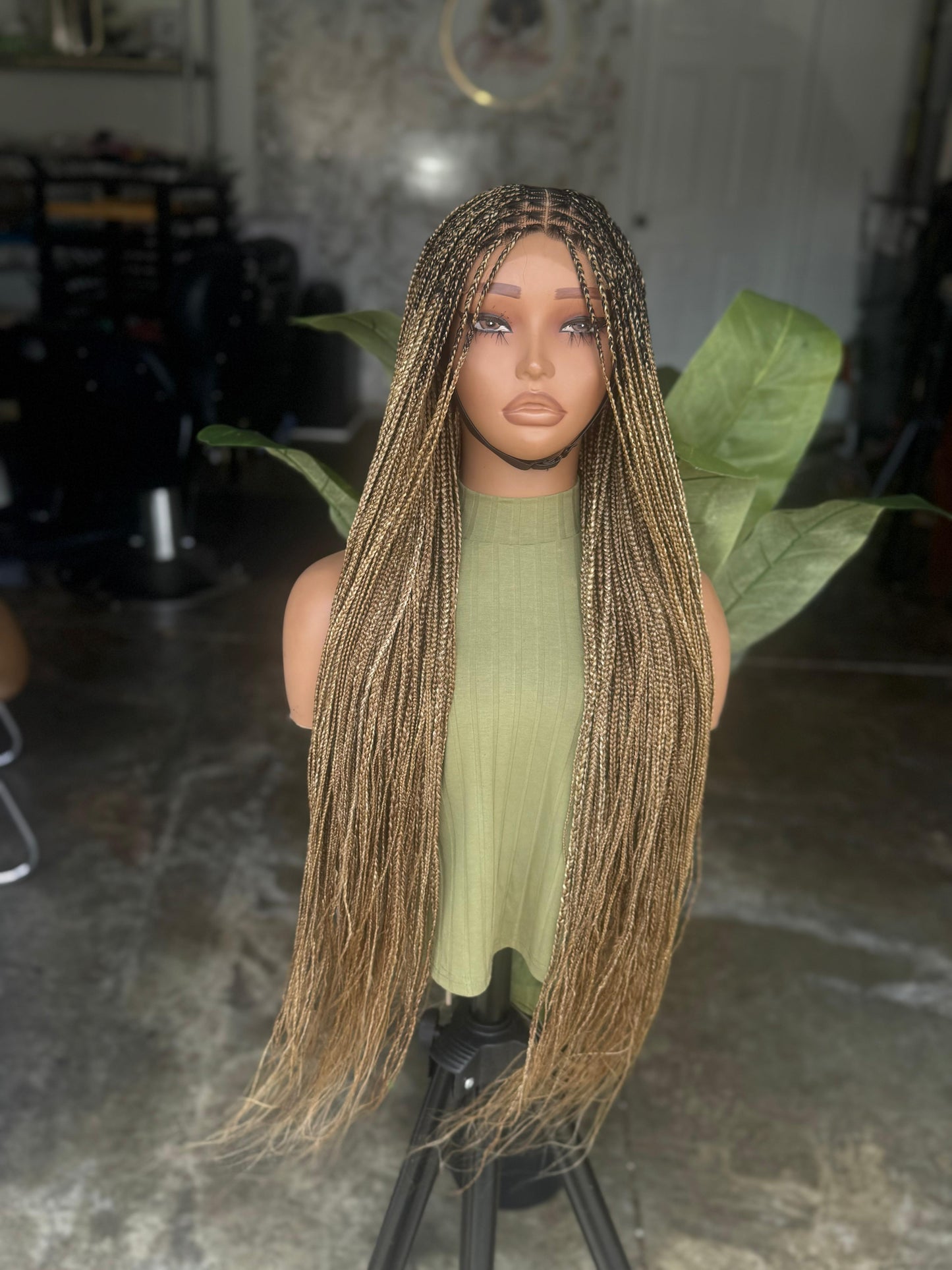 Ready to Ship: 26" Knotless Braid Glueless Closure Wig